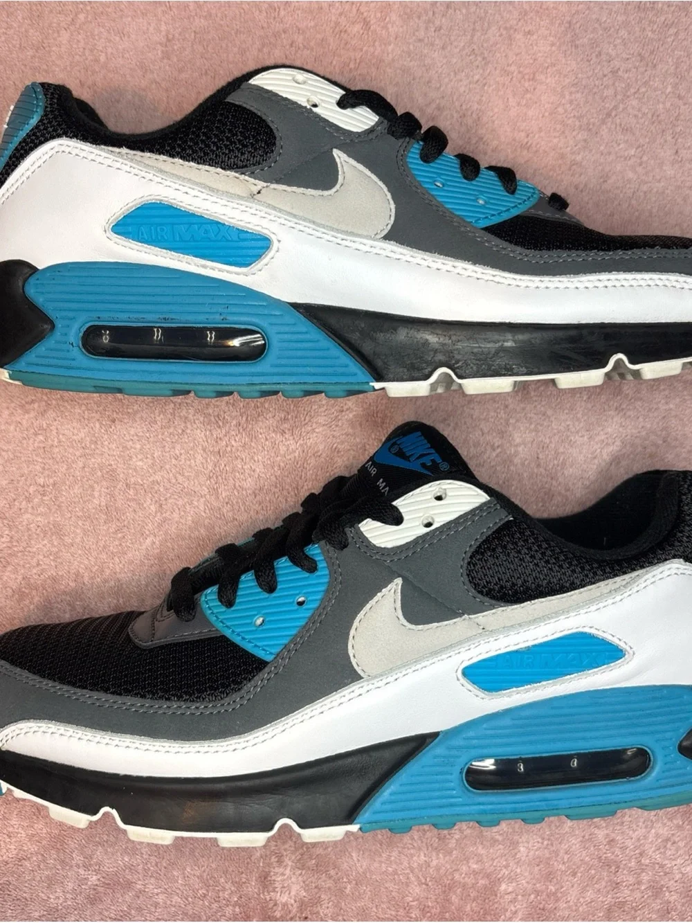 Nike Air Max 90 Men’s Size 11 Sneakers Black Grey Blue CT0693-001